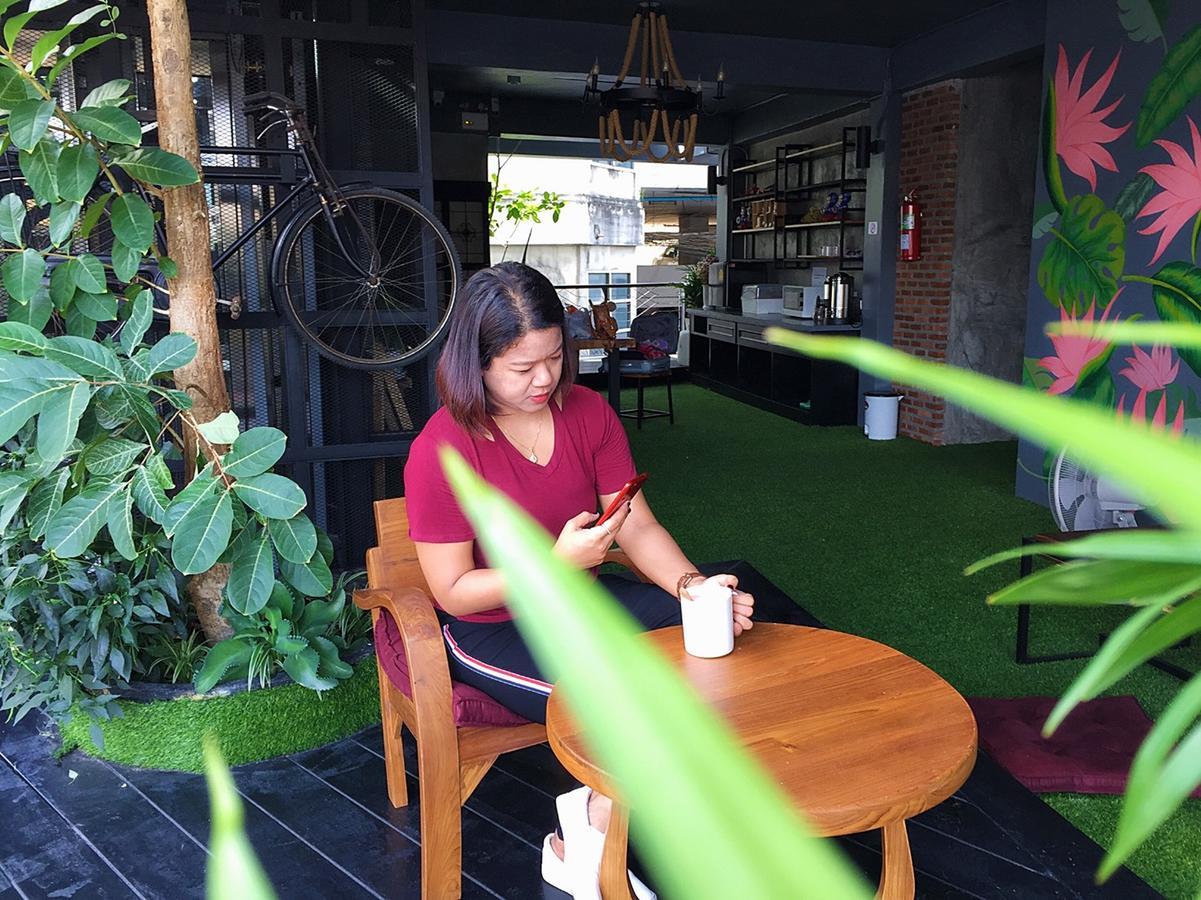 Hugnur Hostel And Coffee Chiang Mai Dış mekan fotoğraf