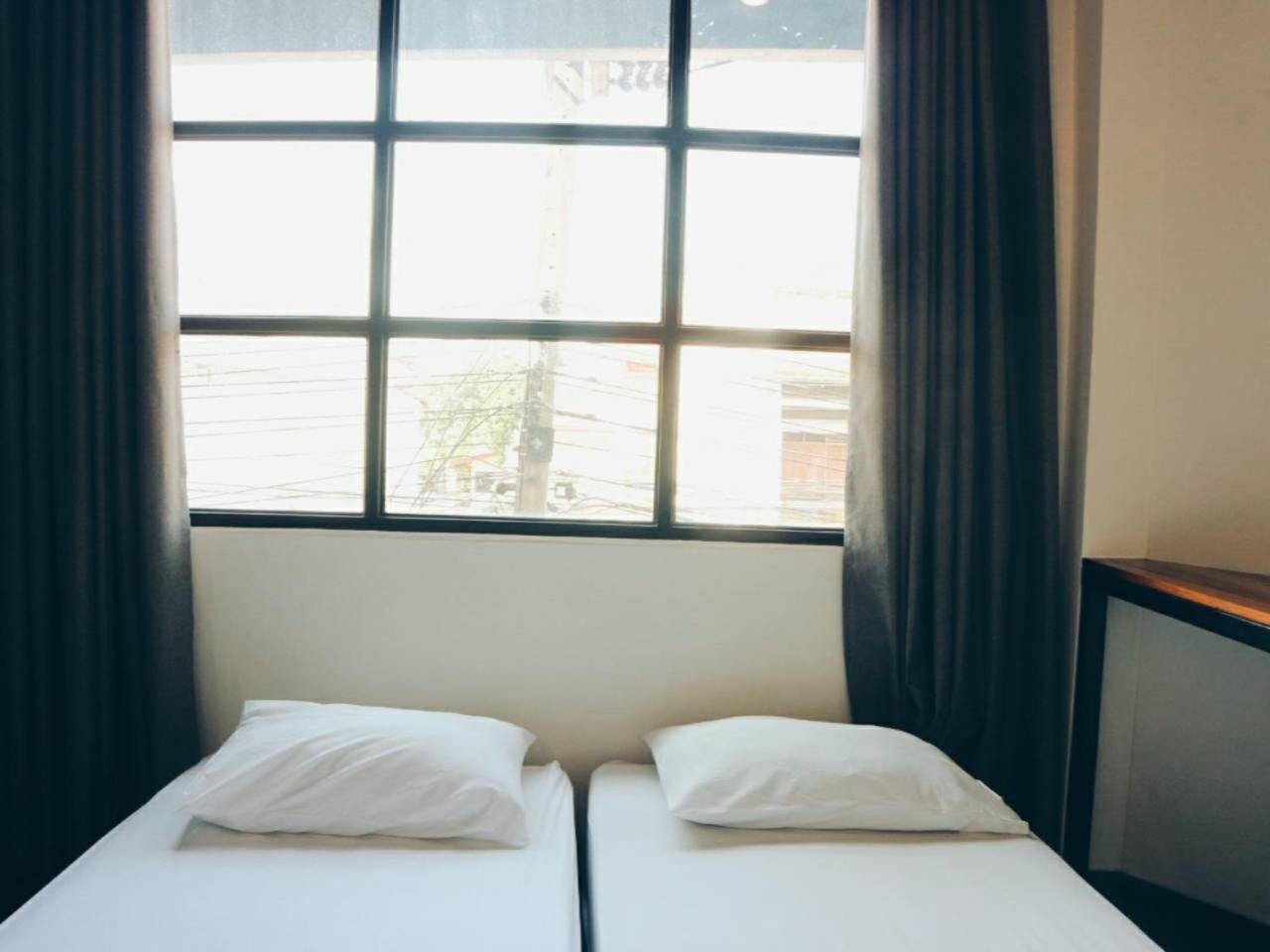 Hugnur Hostel And Coffee Chiang Mai Dış mekan fotoğraf